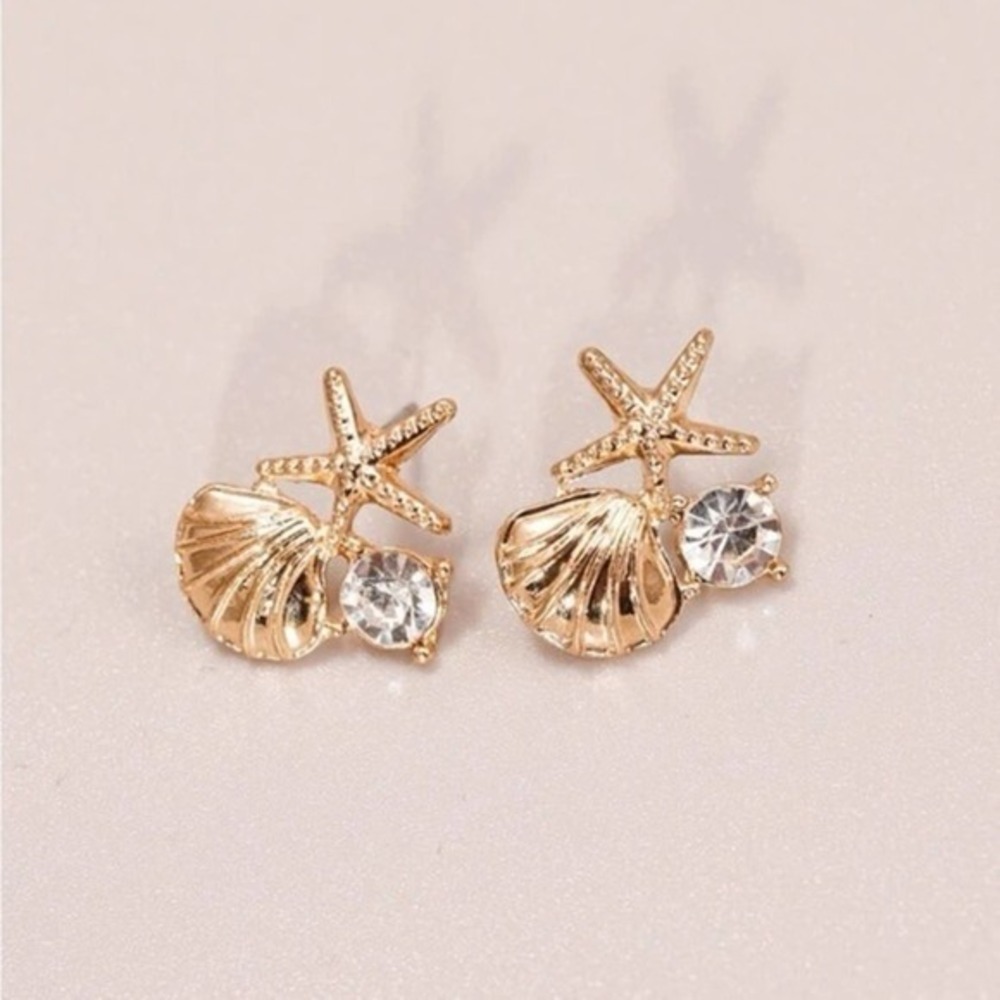 Shell Starfish and Rhinestone Stud Earrings BRAND NEW